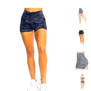 Set of 2 echt scrunch booty shorts